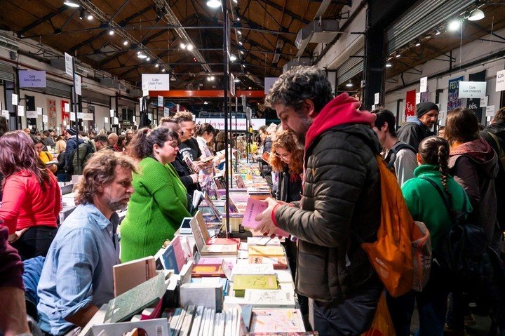 En el año 2025, pasaron por la Feria de Editores (FED) más de 30 mil personas. Foto: Matías Moyano, gentileza FED.