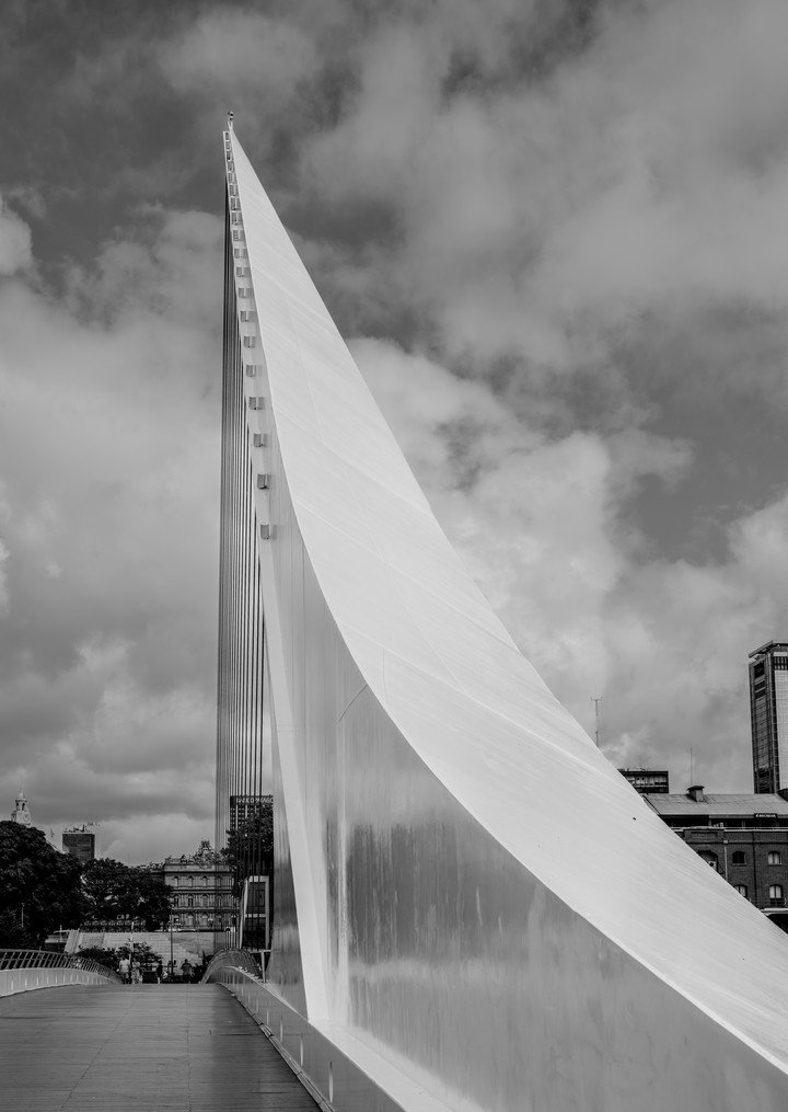 El Puente de la Mujer en Puerto Madero capturado por el pianista británico residente en Madrid James Rhodes. Foto: James Rhodes, gentileza.