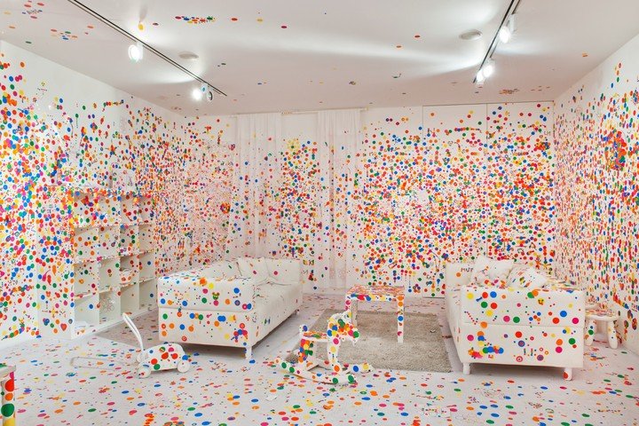Sala de Kusama en la Tate Modern, en 2022. 