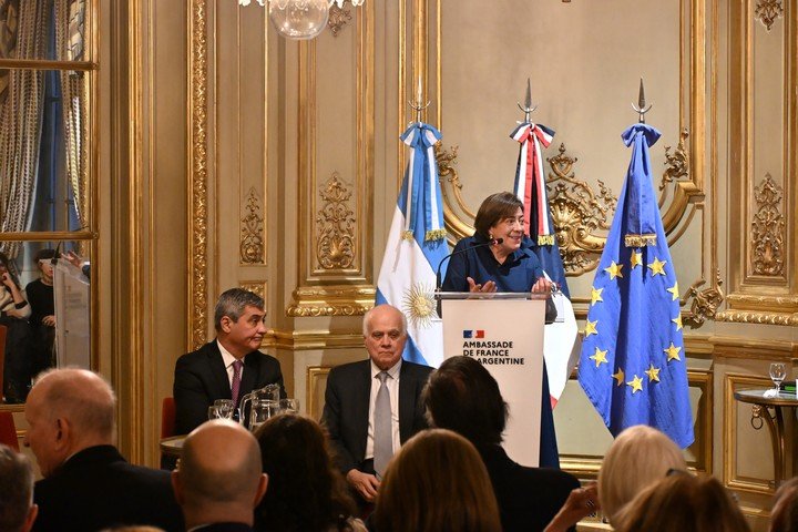 La Autobiografía de Victoria Ocampo fue presentada en la Embajada de Francia por Editorial Sur, la Asociación Amigos de Villa Ocampo y el Institut français d´Argentine. Foto: Selena Ferreira, gentileza.