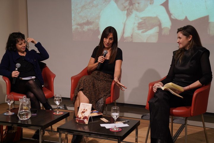 La escritora española Laura Vivar presentó en el Centro Cultura de España en Buenos Aires su libro Tocan a muerto. Foto: Martín Bonetto. 