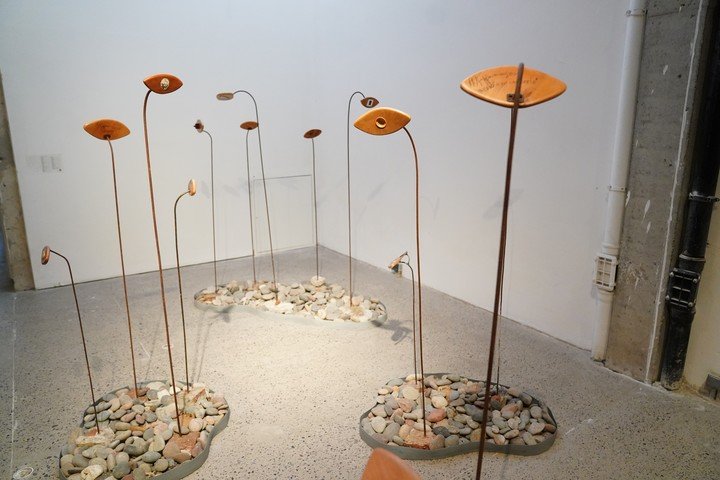 Mirta Kupferminc convierte fotos olvidadas en una conmovedora muestra sobre el Holocausto en Zonder Flag. Foto: Emmanuel Fernández.