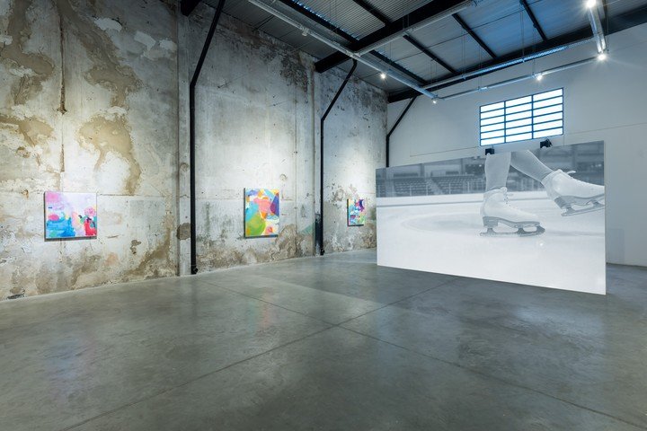 Vista de sala, Ama Amoedo, entre Dos lunas, Ungallery. Foto: gentileza.