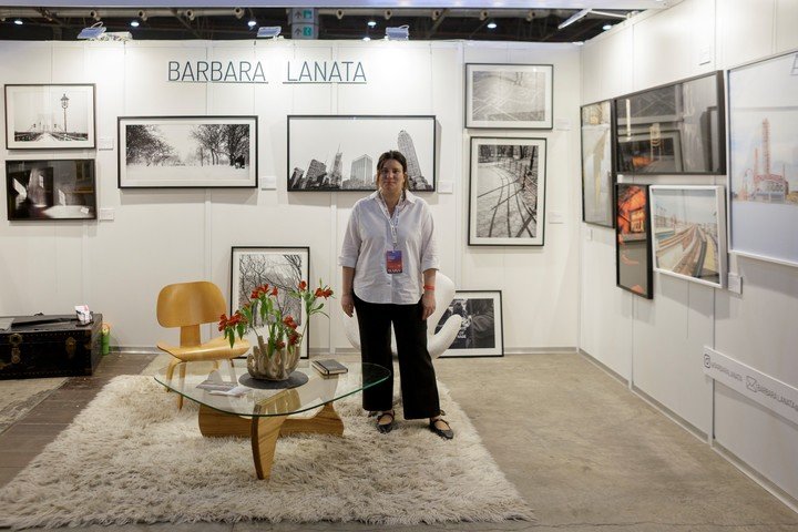 Barbara Lanata, hija del periodista Jorge Lanata, expuso por primera vez su obra fotográfica. Foto: gentileza.