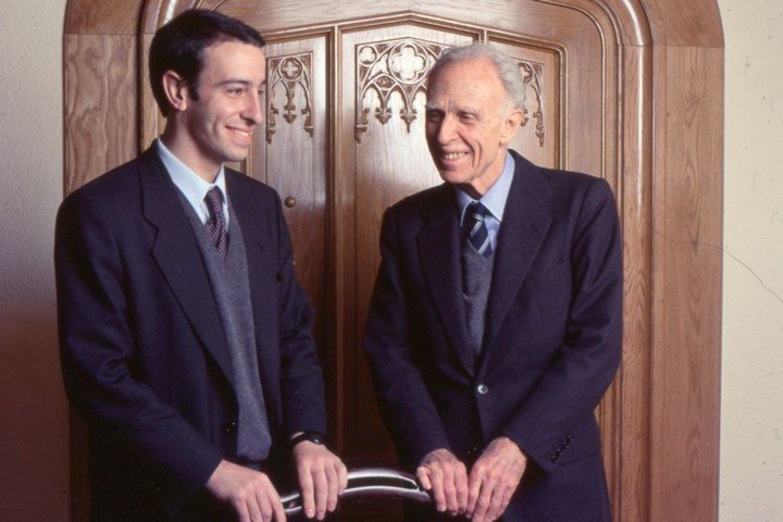 Junto a Bioy, Daniel Martino, también editor del "ABC de Adolfo Bioy Casares" y de "Descanso de caminantes", memorias. En Madrid 1992. Foto: gentileza.