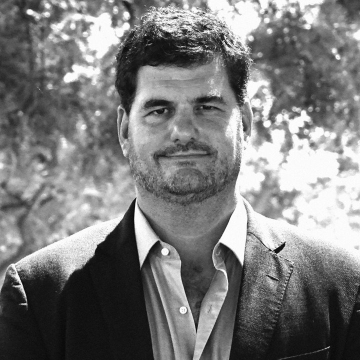 El exsecretario de Seguridad de la Nación Eugenio Burzaco publicó su primera novela, La guarida del lobo. Foto: Sergio Koltan, gentileza.