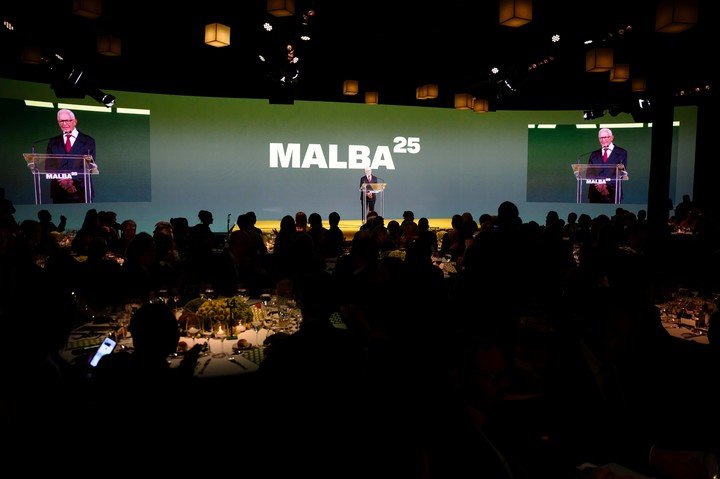 Eduardo Costantini durante los anuncios de donaciones y expansión en la Gala 25° Aniversario del Malba. (Foto: Malba / Alejandro Guyot) 