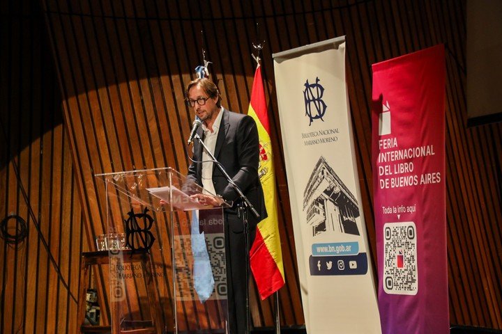 El presidente de la Fundación El Libro, Christian Rainone, durante el lanzamiento de la edición 51 de la Feria Internacional del Libro de Buenos Aires. Foto: gentileza Fundación El Libro.