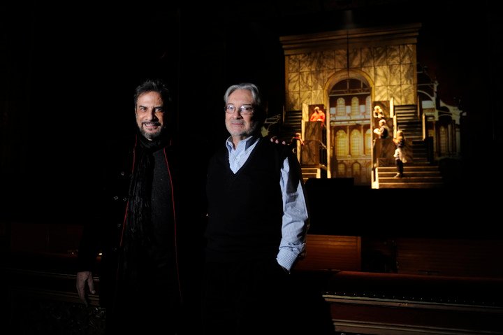 El maestro Francisco Rettig y el director de escena Eugenio Zanetti antes del estreno en el Colon durante el 2016. Foto Gustavo Castaing 