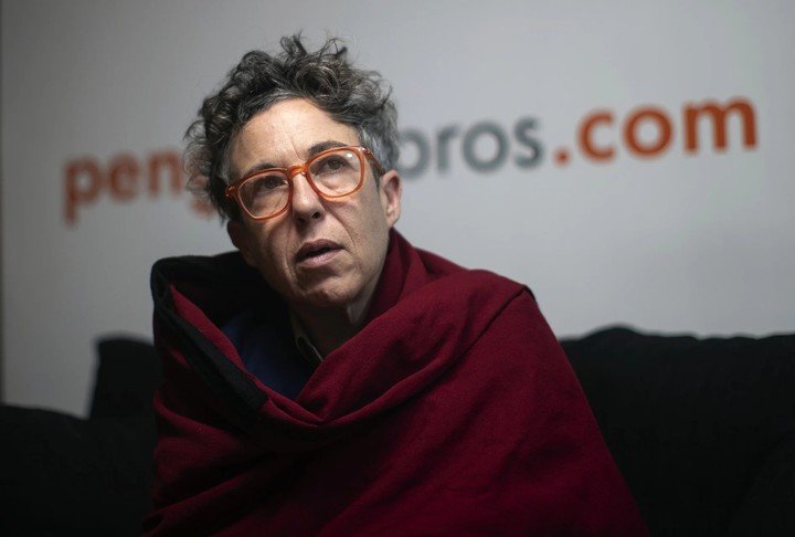 La escritora argentina Gabriela Cabezón Cámara en la Ciudad de México (México). EFE/Isaac Esquive