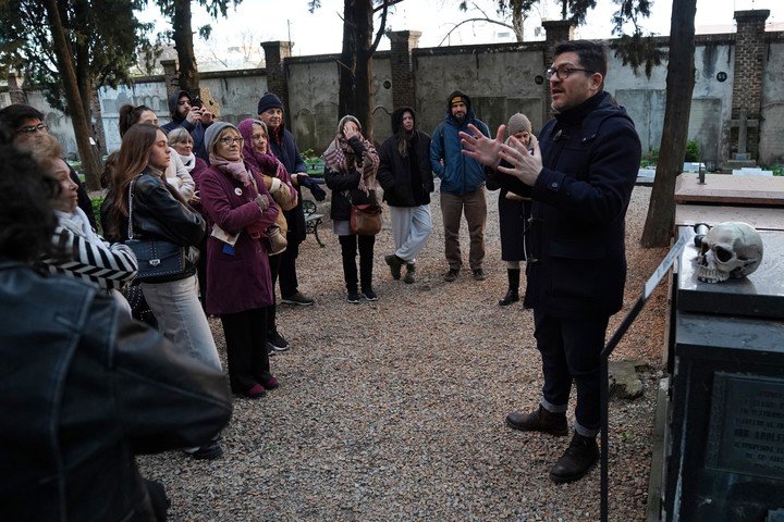 Recorrida “Shakespeare en el Cementerio Británico”. Foto: Martín Bonetto.
