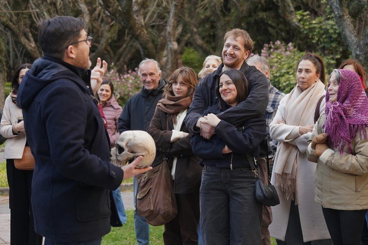 Recorrida “Shakespeare en el Cementerio Británico”. Foto: Martín Bonetto.