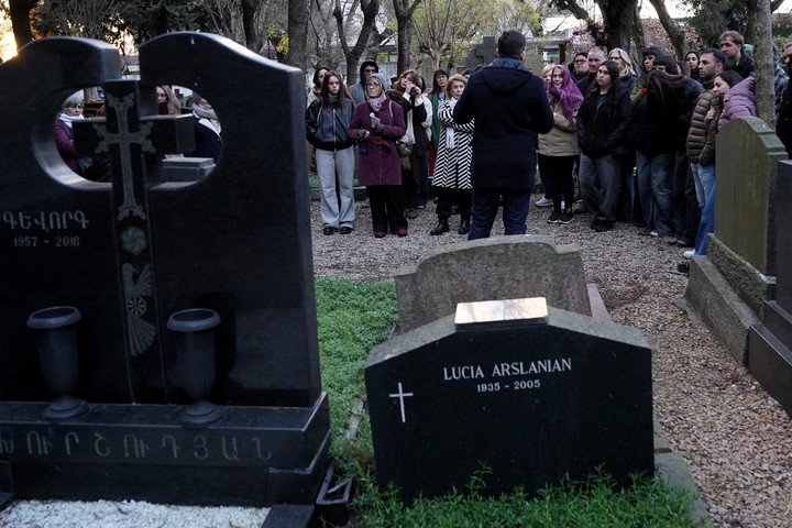 Recorrida “Shakespeare en el Cementerio Británico”. Foto: Martín Bonetto.