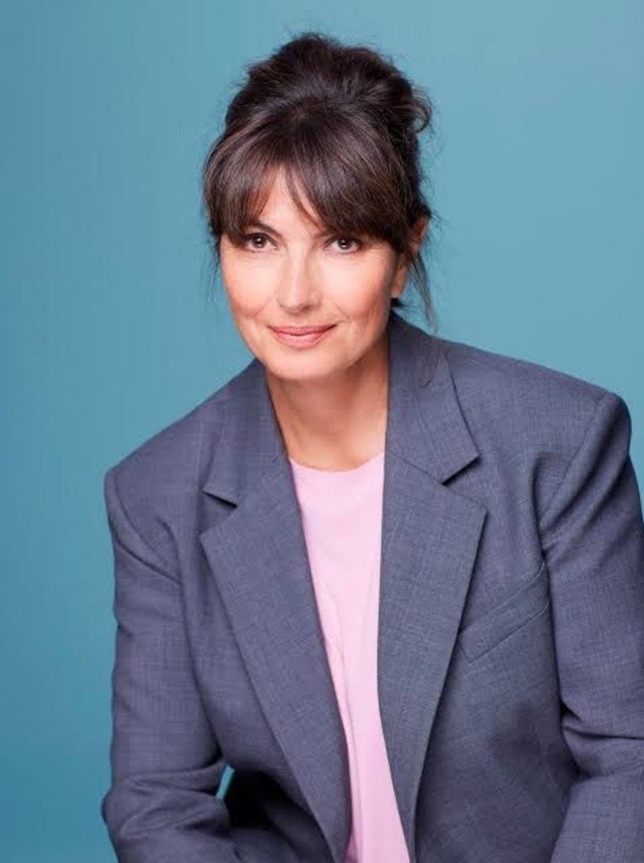 La novelista, fotógrafa y guionista francesa Valérie Perrin. Foto: gentileza.
