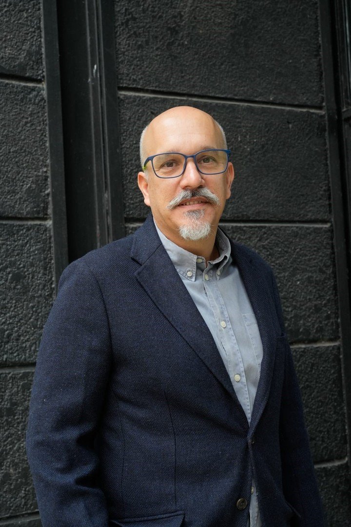 El español Antonio Bazán, director de Factoría Industrias Creativas en Madrid, en el Foro para mediadores de museos, “Los museos en el medio”. Foto: gentileza Asociación Amigos del Bellas Artes.