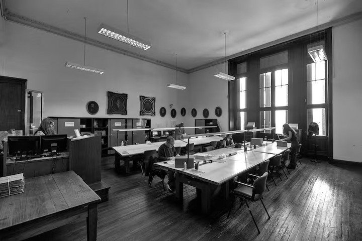 El edificio de Alem 246, donde se conservarán las Colecciones Nacionales de Arte. Foto: gentileza.