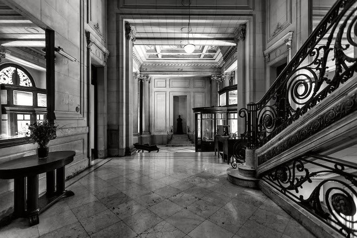 El edificio de Alem 246, donde se conservarán las Colecciones Nacionales de Arte. Foto: gentileza.