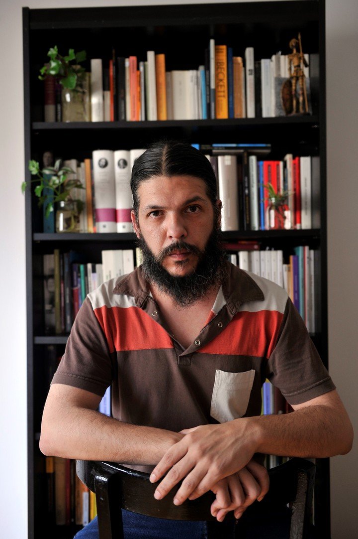 El escritor Juan Mattio. Foto: Maxi Failla.