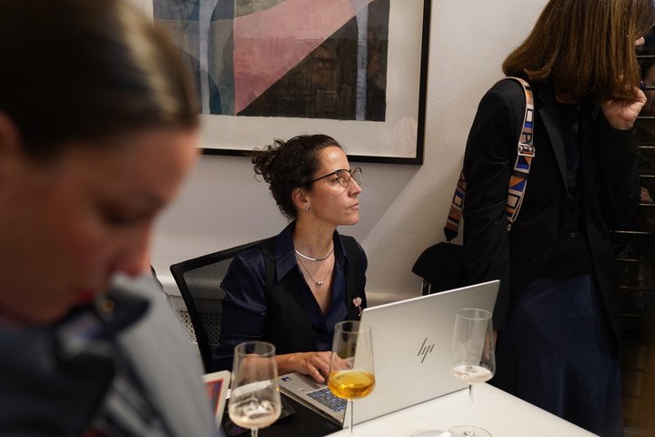 Artistas, coleccionistas y galeristas participaron de la subasta de la Asociación de Amigos del Museo Sívori. 