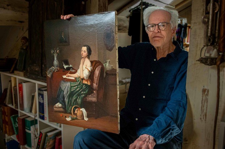 El psicoanalista Horacio Amigorena donó el cuadro de Adolphe d'Hastrel al Museo Nacional de Arte Decorativo. Foto: Noel Smart.