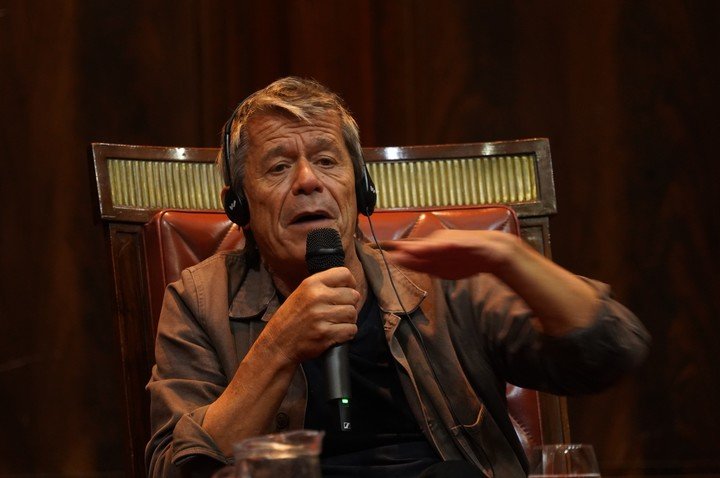 La argentina Leila Guerriero y el francés Emmanuel Carrère dialogaron ante 800 personas en el Filba. Foto: Martín Bonetto.